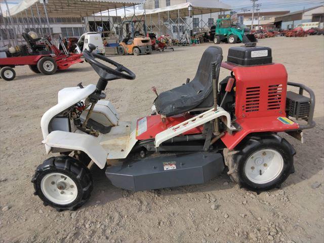 乗用草刈機 RM81A 写真４