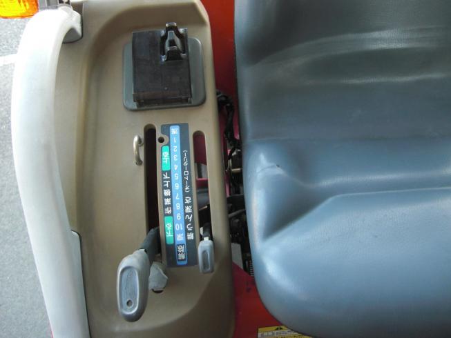 トラクター AF118L-VPUS4　　フル装備！ 写真３