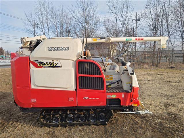 コンバイン GC223V 写真２