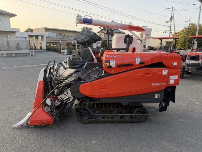 コンバイン ＫＲ２１７ＧＷ 写真３