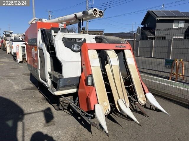 クボタ コンバイン 写真