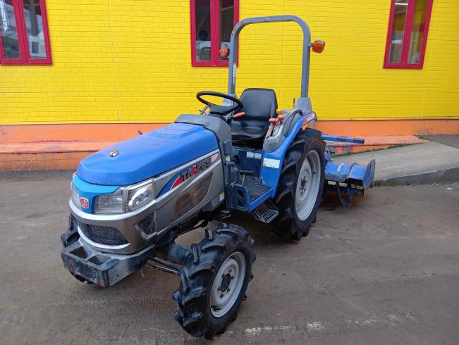 イセキ トラクター 写真