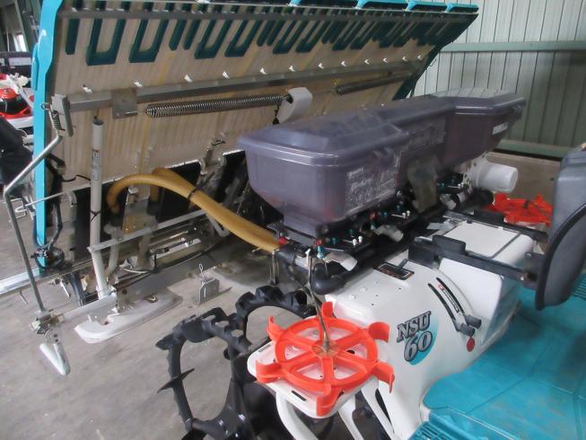 田植機 NSU60-F 写真７