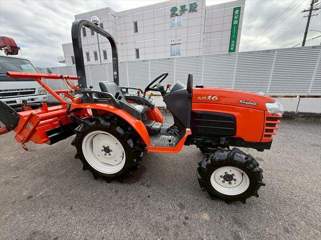 トラクター KB16F 写真２