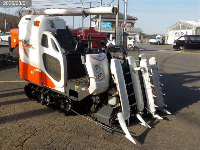 クボタ コンバイン 写真