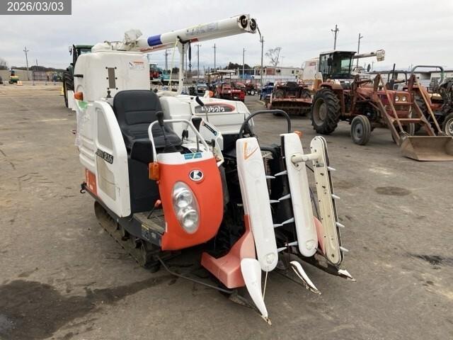 クボタ コンバイン 写真