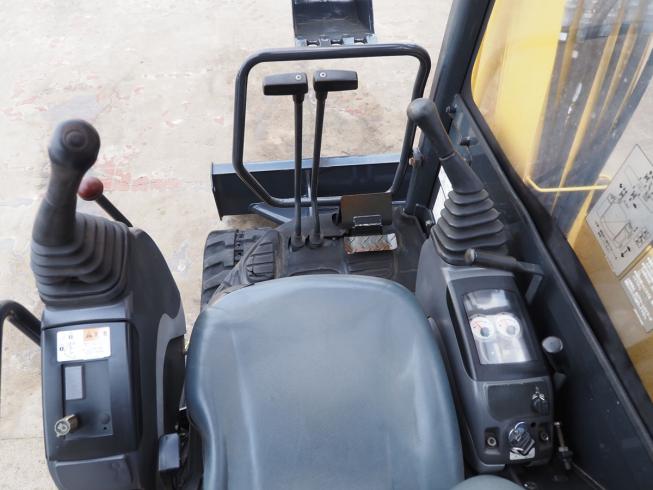 バックホー PC30UU-5 写真５