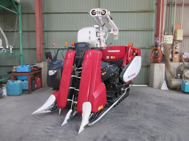 ヤンマー コンバイン 写真