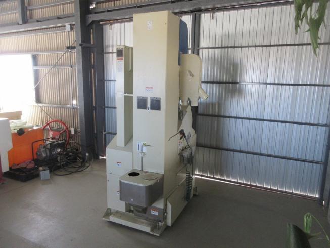 色彩選別機 FGS-3000S 写真７