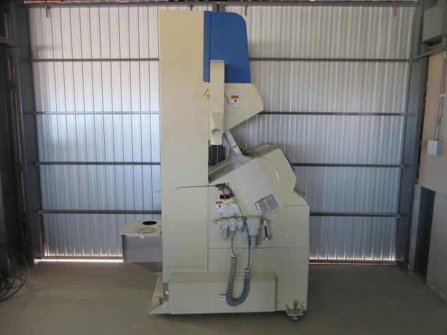 色彩選別機 FGS-3000S 写真４