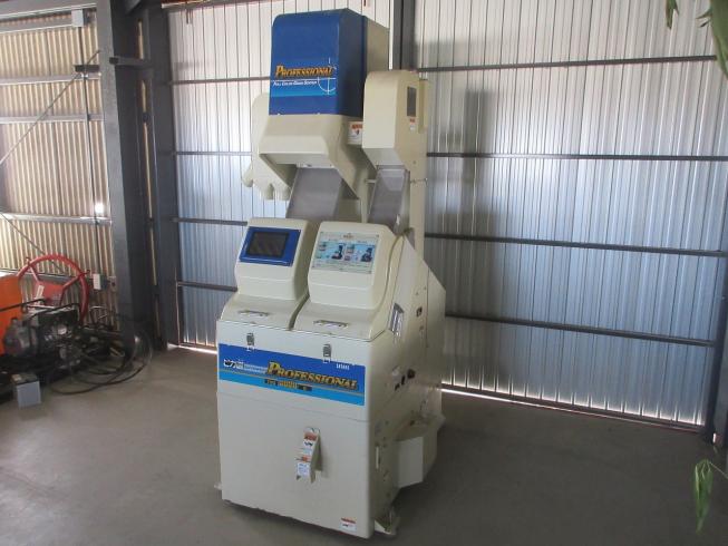 色彩選別機 FGS-3000S 写真３