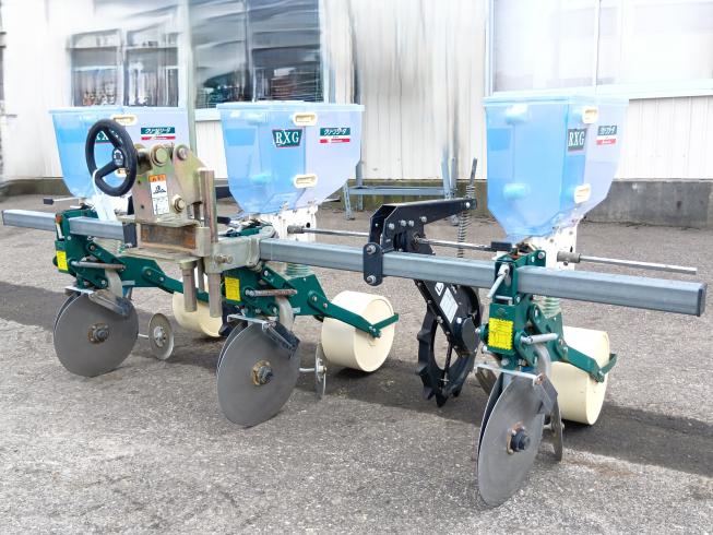 アグリテクノ 播種機 写真