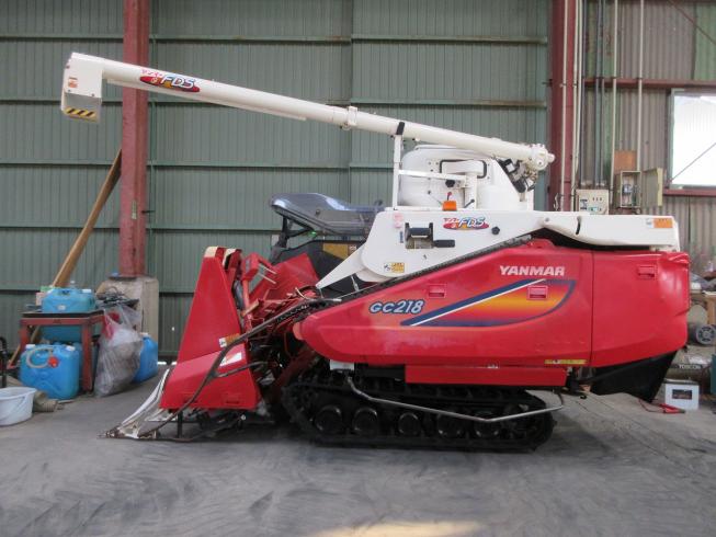 コンバイン GC218G 写真３