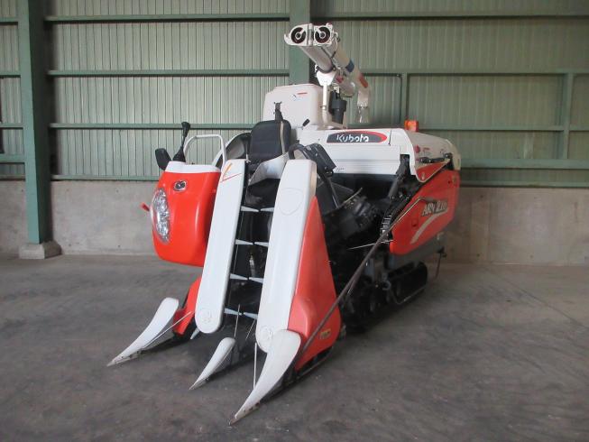 クボタ コンバイン 写真