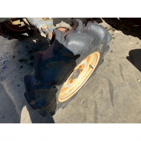 トラクター N200 写真５