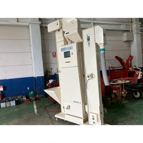 色彩選別機 AK-ECO-α 写真２