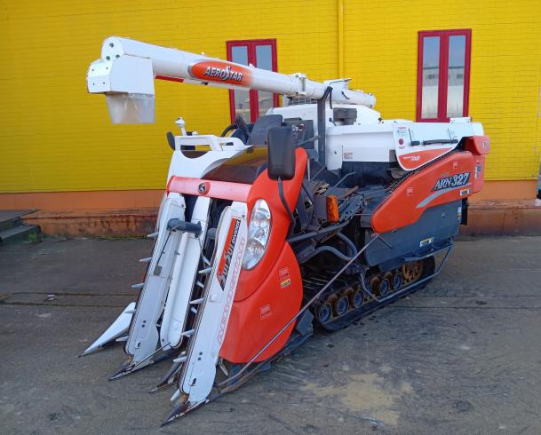 クボタ コンバイン 写真