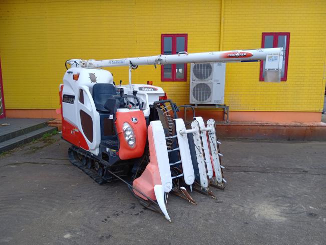 クボタ コンバイン 写真