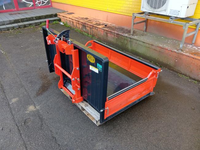 富士トレーラー 整地キャリア 写真