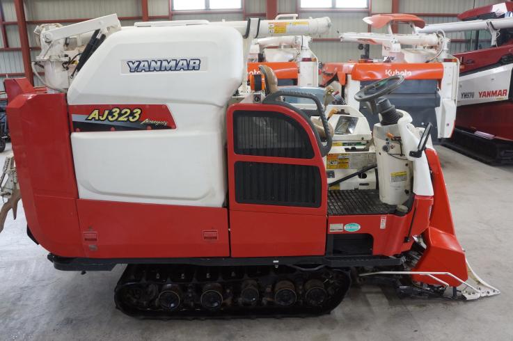 コンバイン AJ323 写真５