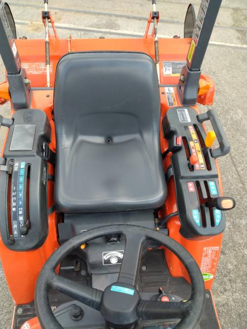 トラクター GB135BA 写真４