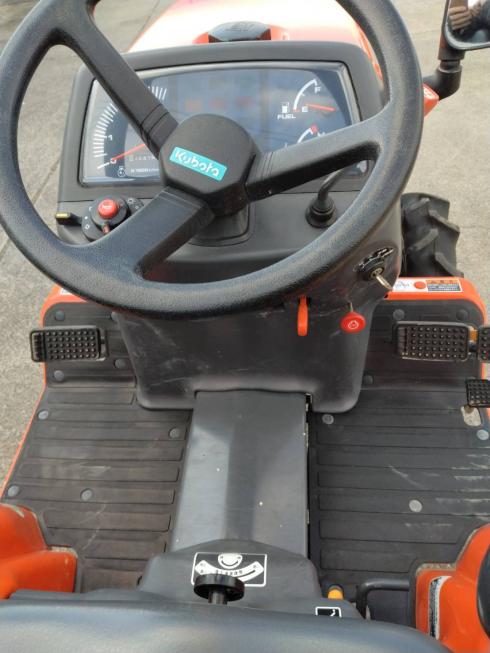 トラクター GB135BA 写真２