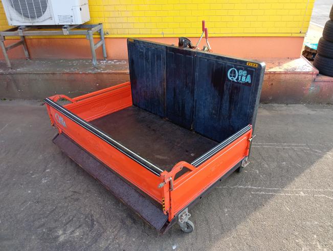 富士トレーラー 整地キャリア 写真