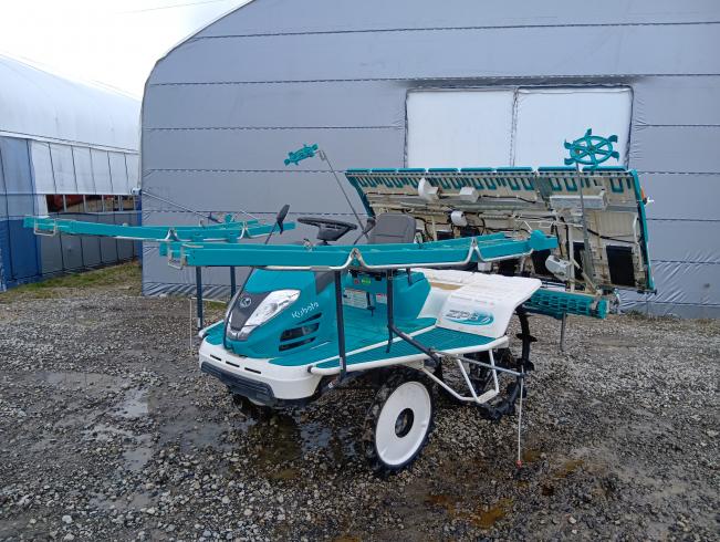 クボタ 田植機 写真