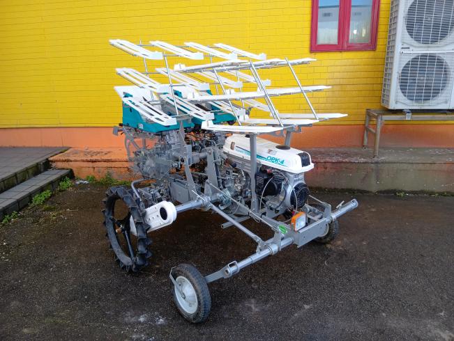 クボタ 玉ねぎ移植機 写真