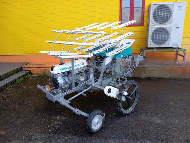 クボタ 玉ねぎ移植機 写真