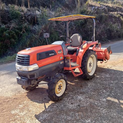 クボタ トラクター 写真