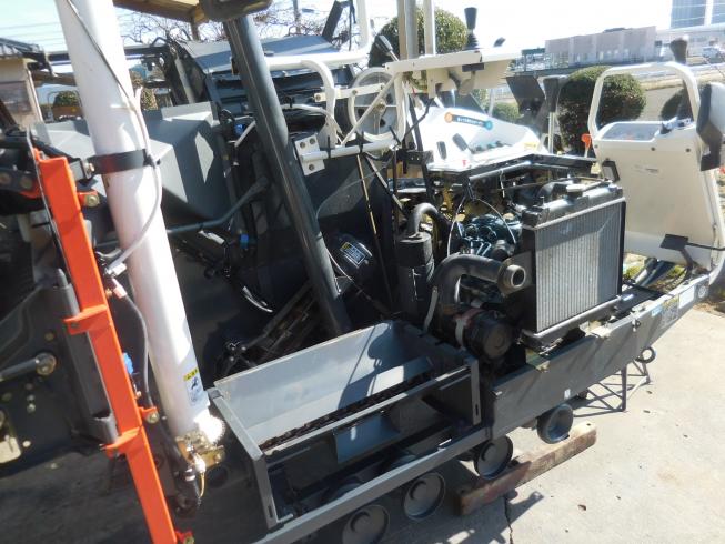 コンバイン ARN214 写真４