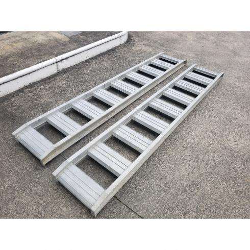 不明 アルミブリッジ  写真