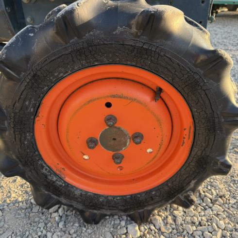 トラクター B7000 写真11