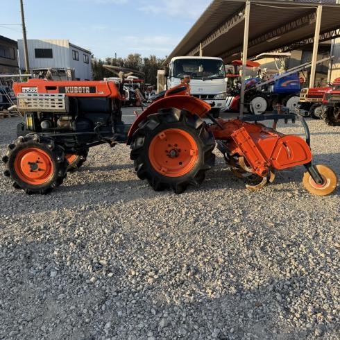 トラクター B7000 写真４