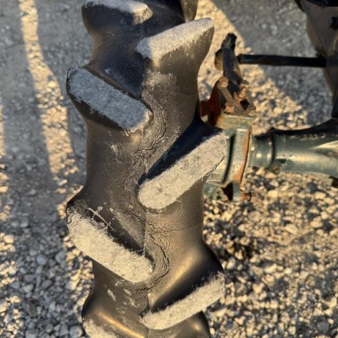 トラクター B7000 写真12