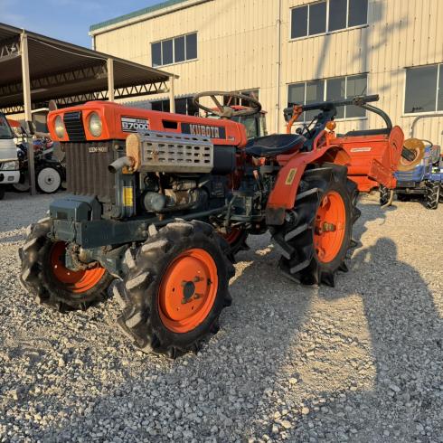 トラクター B7000 写真３