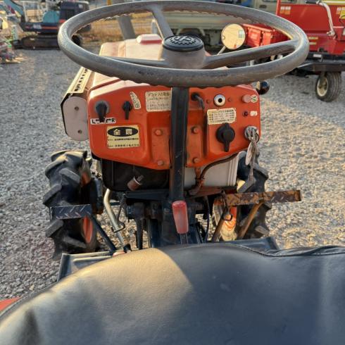 トラクター B7000 写真６