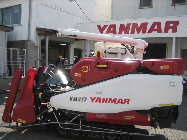 ヤンマー コンバイン 写真