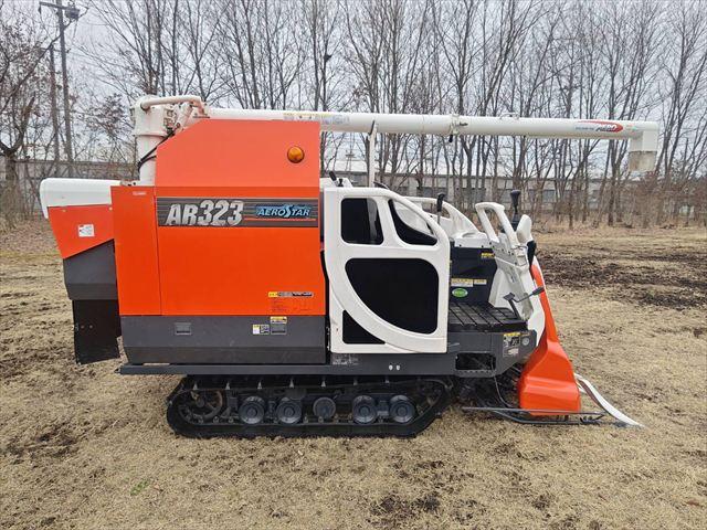 コンバイン AR323 写真２