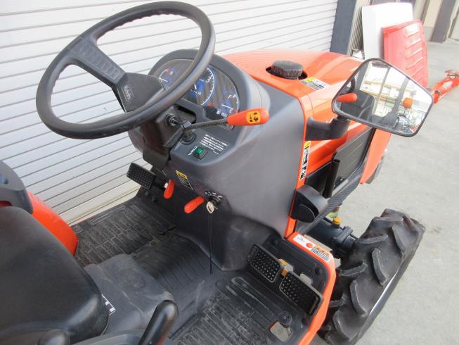 トラクター KB205(F) 写真５