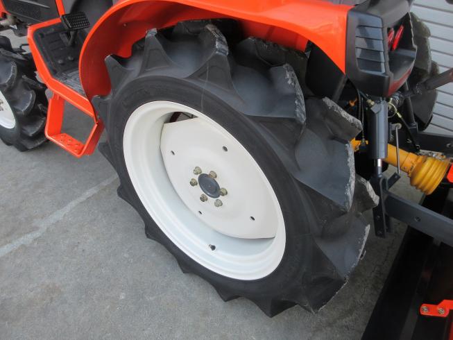 トラクター KB205(F) 写真９