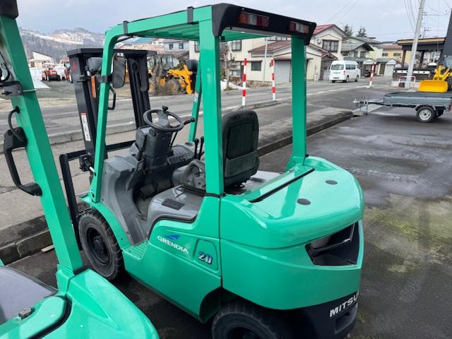 フォークリフト FGE20D 写真３