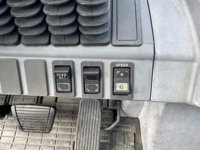 フォークリフト FGE25T 写真６