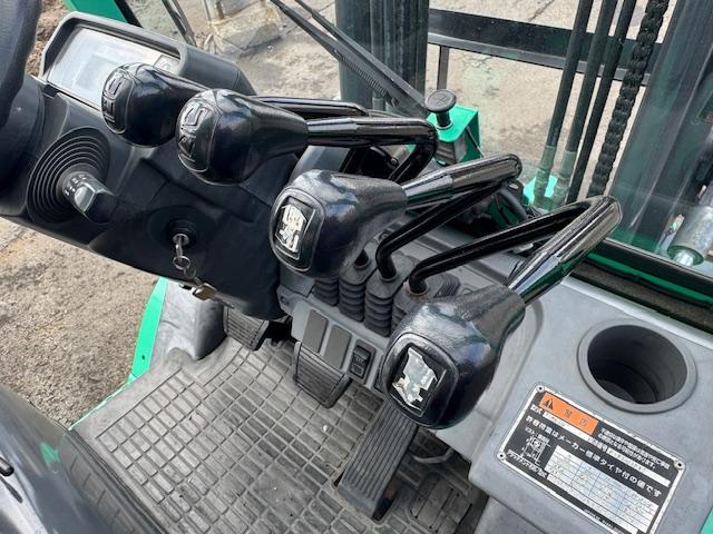 フォークリフト FGE25T 写真９