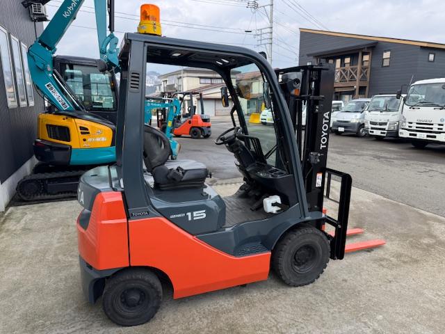 フォークリフト 8FG15 写真３