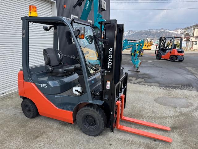 トヨタ フォークリフト 写真