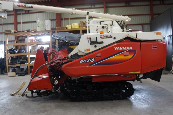 コンバイン GC218 写真４