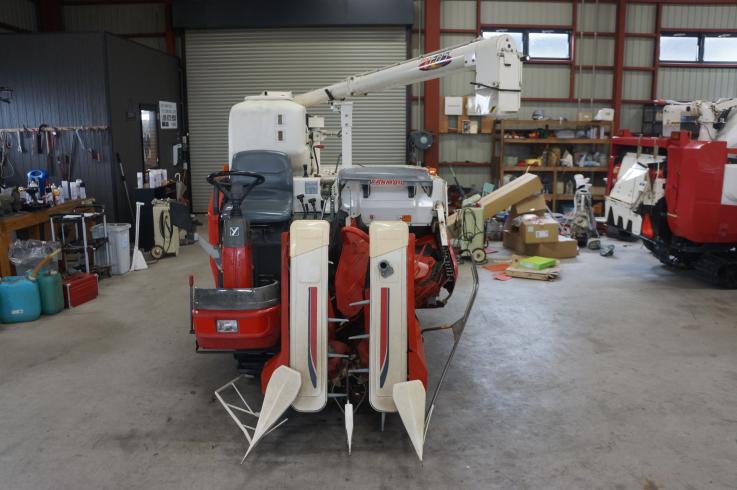 コンバイン GC218 写真２