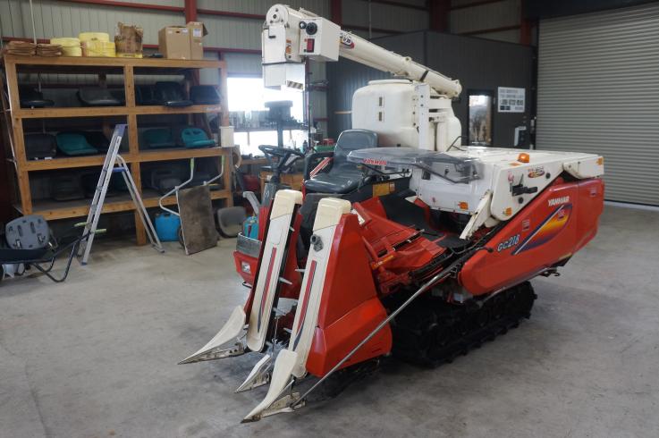 コンバイン GC218 写真３